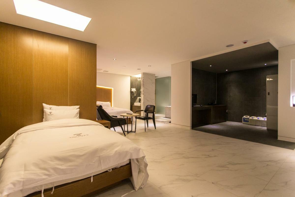 The City Hotel Jeonju Luaran gambar